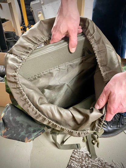 Bundeswehrin makuualusta, taitettava, ylijäämä