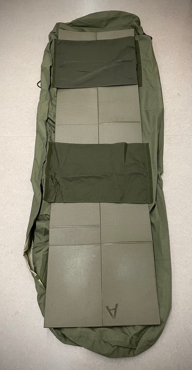 Hollannin armeijan makuupussin Gore-Tex -päällinen, ylijäämä