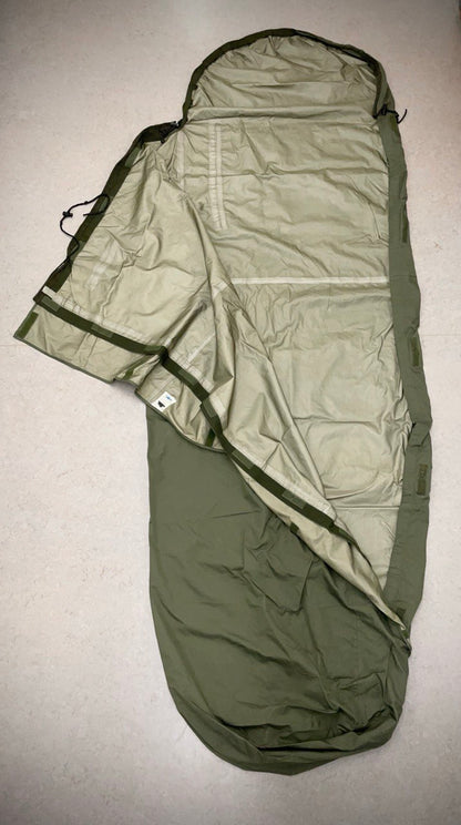 Hollannin armeijan makuupussin Gore-Tex -päällinen, ylijäämä