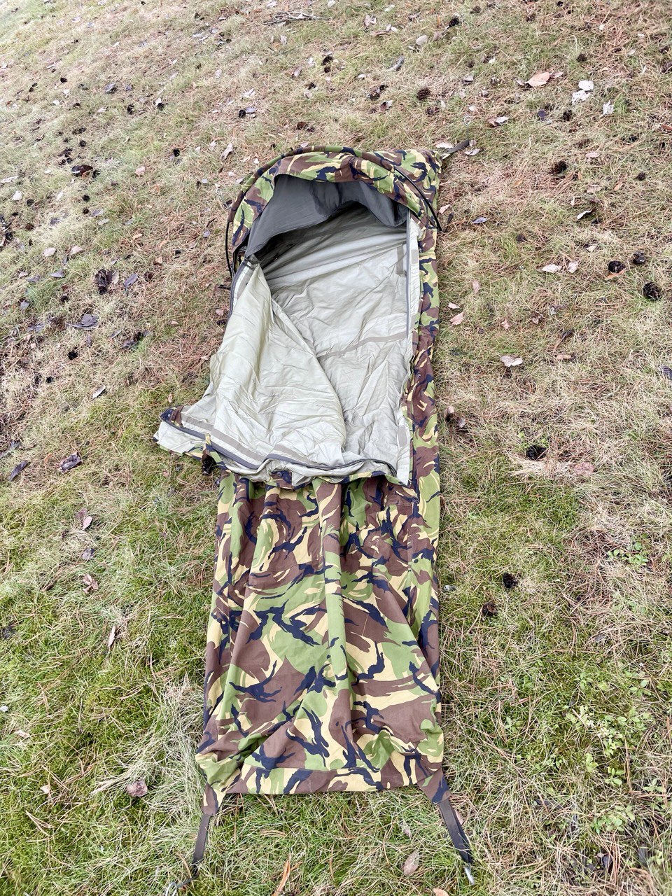 Hollannin armeijan Gore-Tex bivy-pussi, DPM, ylijäämä