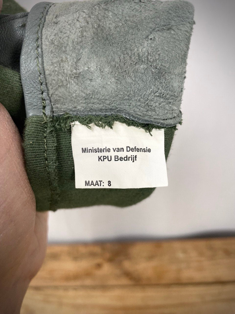 Hollannin armeijan Nomex-hanskat, ylijäämä