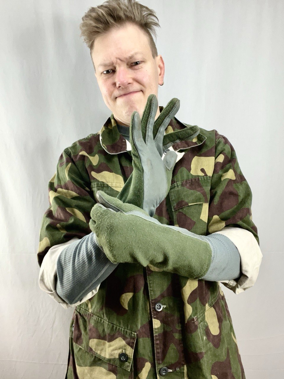 Hollannin armeijan Nomex-hanskat, ylijäämä