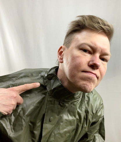 Ruotsin armeijan lyhythelmainen sadetakki, ylijäämä