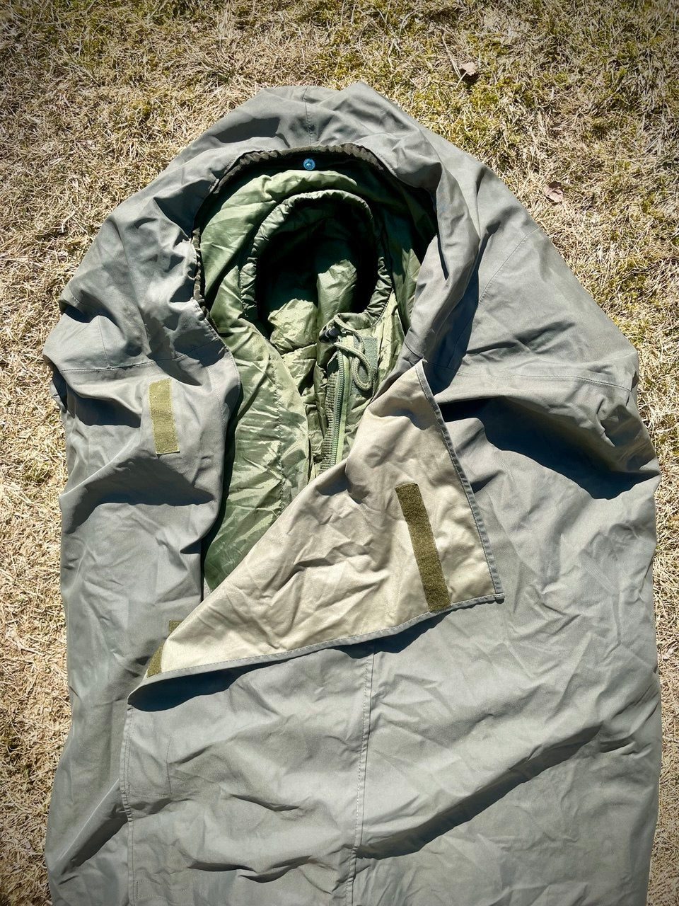Hollannin armeijan makuupussin Gore-Tex -päällinen, ylijäämä