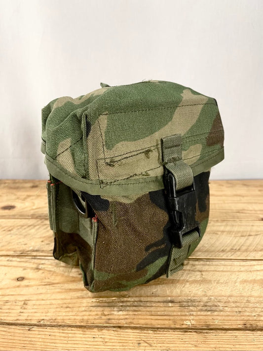 Jenkkiarmeijan kenttärovastin ammustasku, Woodland, ylijäämä