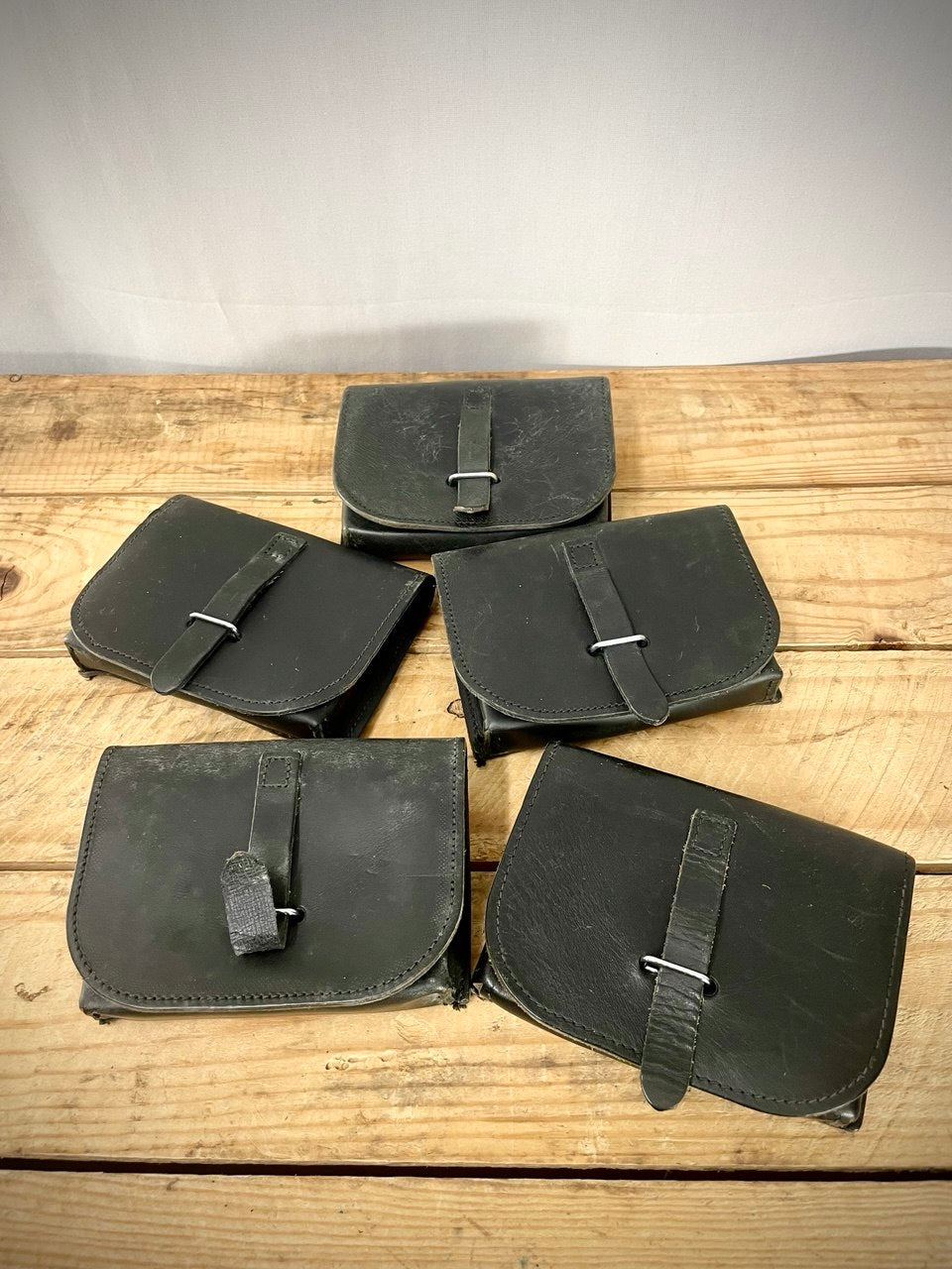 Italian armeijan nahkainen vyötasku, komia, ylijäämä