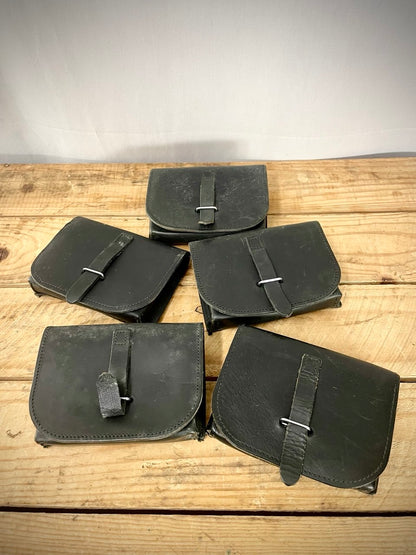 Italian armeijan nahkainen vyötasku, komia, ylijäämä