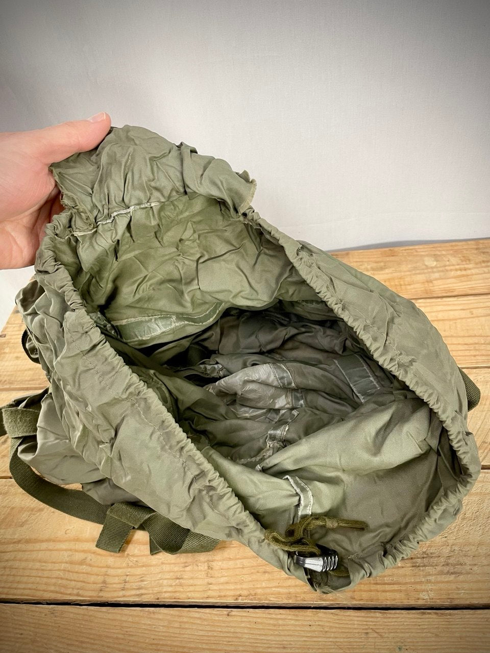 Bundeswehrin kompressiopussi, keskikokoinen, ylijäämä