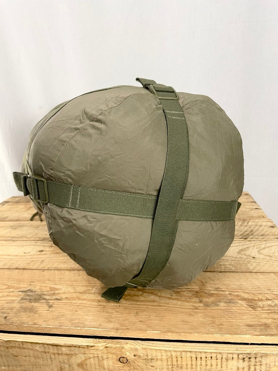 Bundeswehrin kompressiopussi, keskikokoinen, ylijäämä