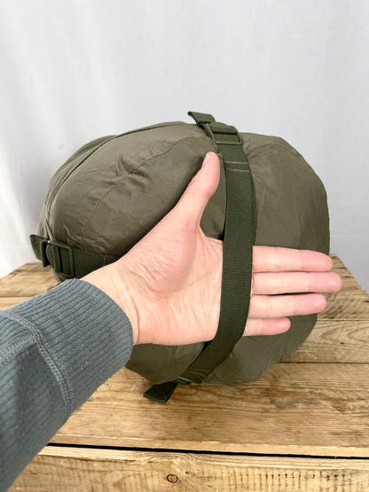 Bundeswehrin kompressiopussi, keskikokoinen, ylijäämä