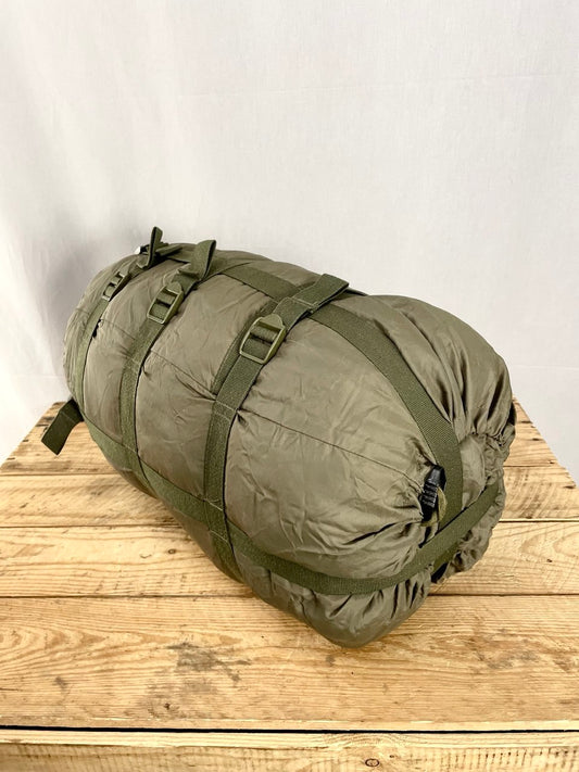 Bundeswehrin kompressiopussi, keskikokoinen, ylijäämä