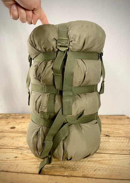 Bundeswehrin kompressiopussi, keskikokoinen, ylijäämä