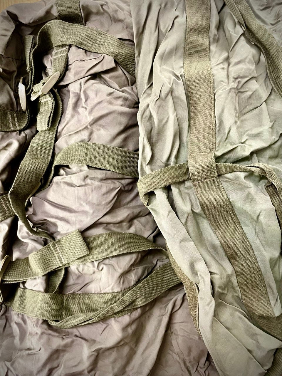 Bundeswehrin kompressiopussi, keskikokoinen, ylijäämä