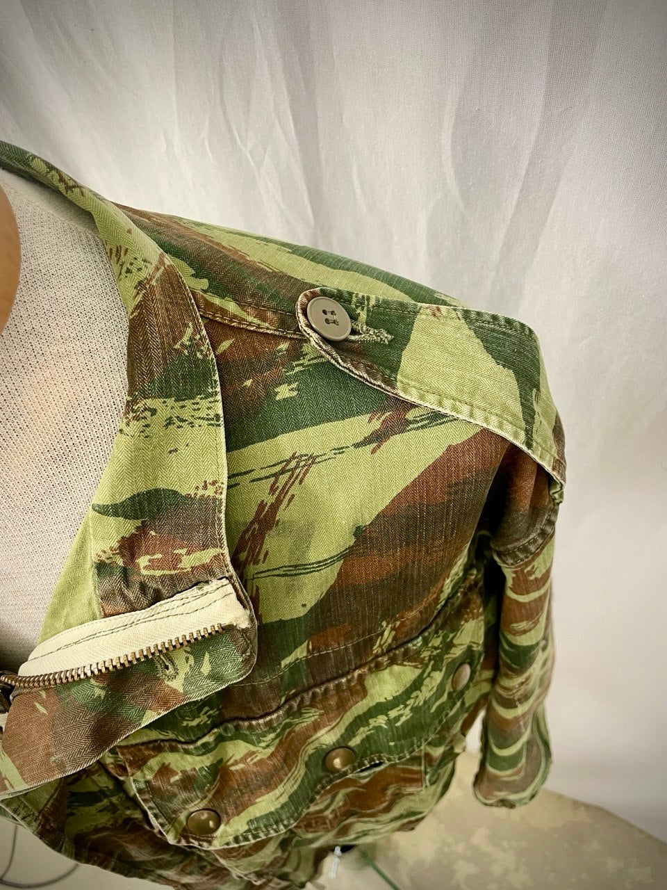 Ranskan armeijan TAP 47/56 maastotakki, Lizard-maastokuviolla, koko Medium, ylijäämä