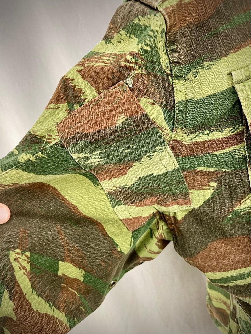 Ranskan armeijan TAP 47/56 maastotakki, Lizard-maastokuviolla, koko Medium, ylijäämä