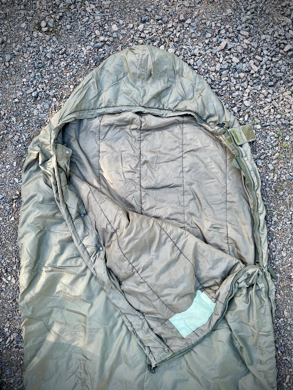 Hollannin armeijan modulaarinen kesämakuupussi, "Tropen", ylijäämä