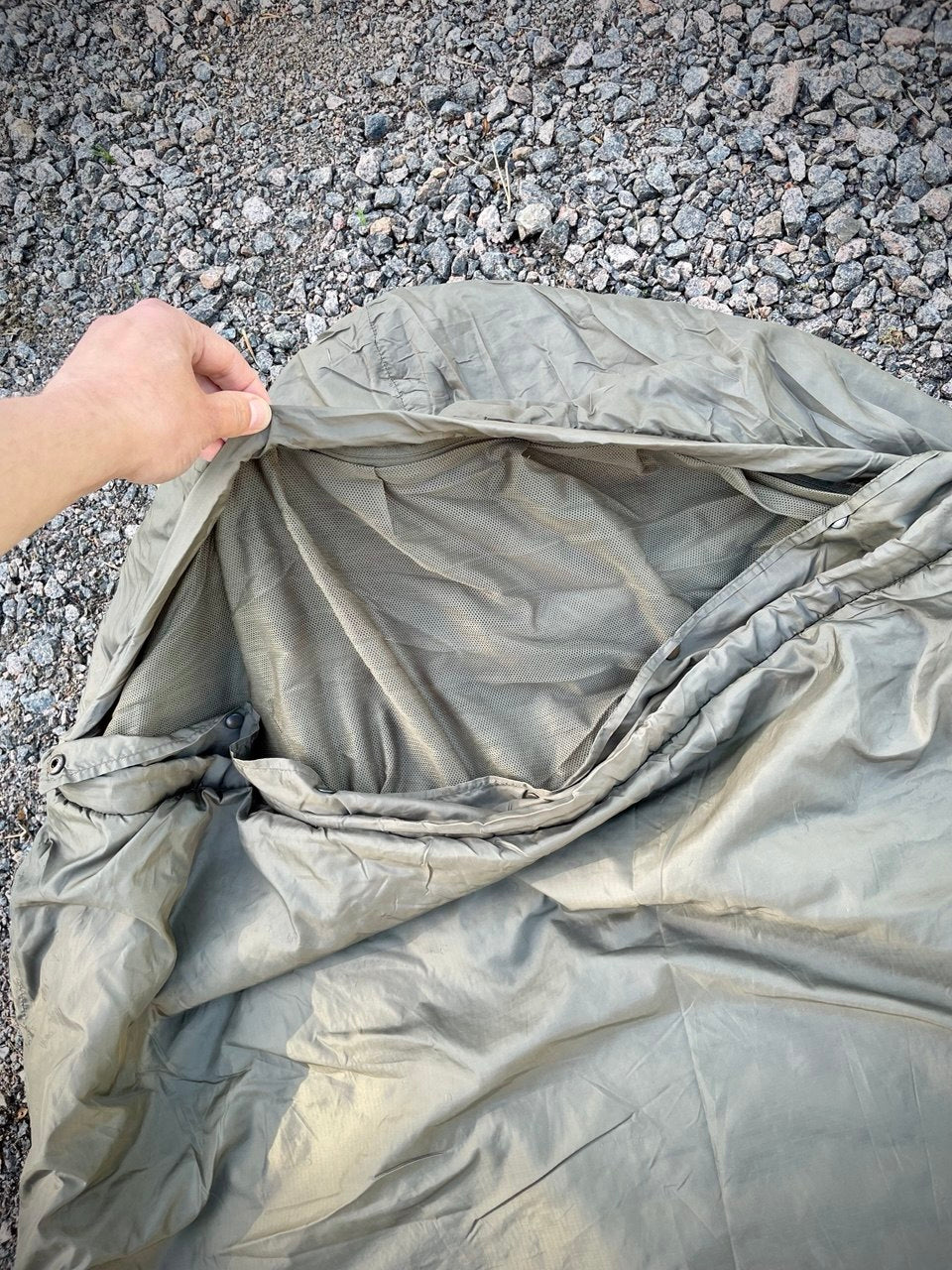 Hollannin armeijan modulaarinen kesämakuupussi, "Tropen", ylijäämä