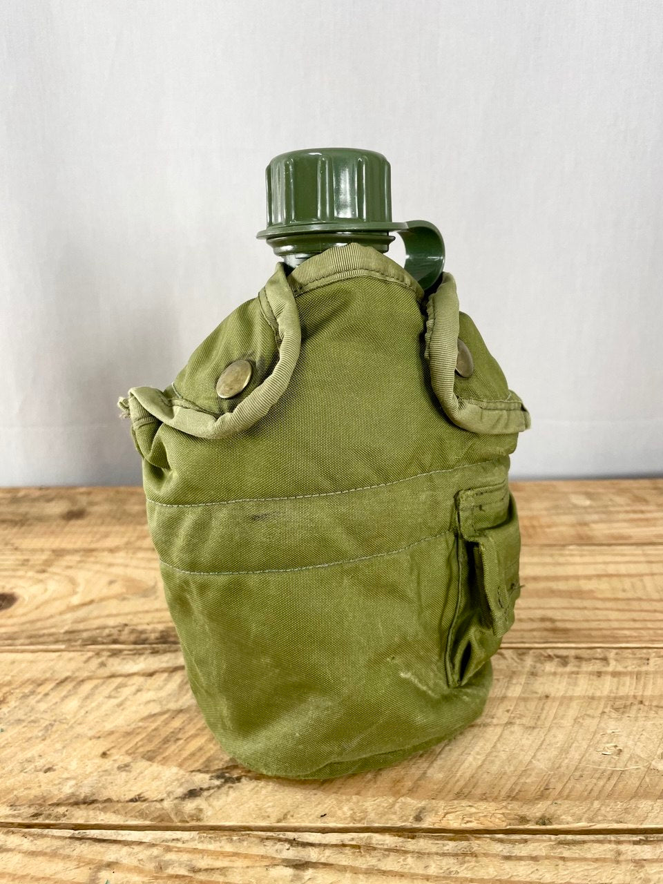 Jenkkiarmeijan mallinen 1 qt kenttäpullo ALICE-taskulla, ylijäämä