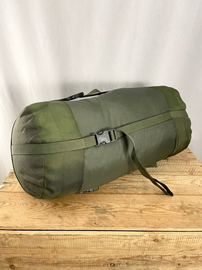 Hollannin armeijan M90 kompressiopussi, iso, ylijäämä