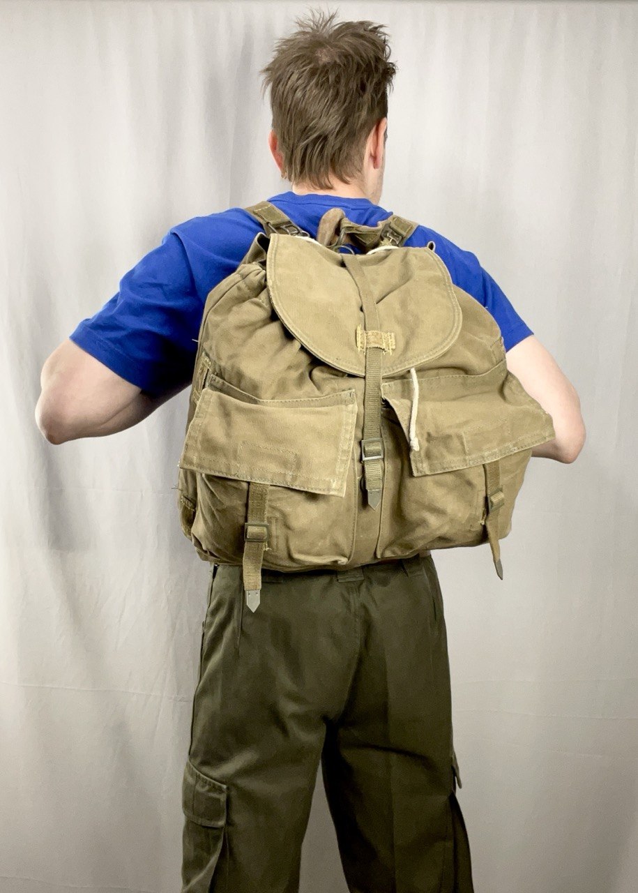 Tsekkiarmeijan M60 reppu valjailla, ylijäämä