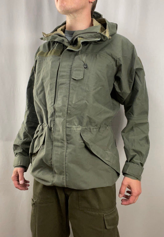 Itävallan armeijan KAZ03 Gore-Tex -takki, ylijäämä