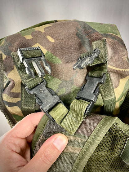 Brittiarmeijan PLCE-rinkan sivutaskut / päiväreppu, DPM, ylijäämä