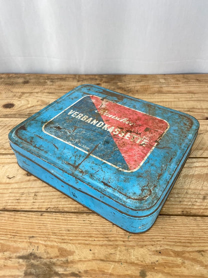 Rauscher vintage-ensiapulaatikko sisällöllä, käytetty