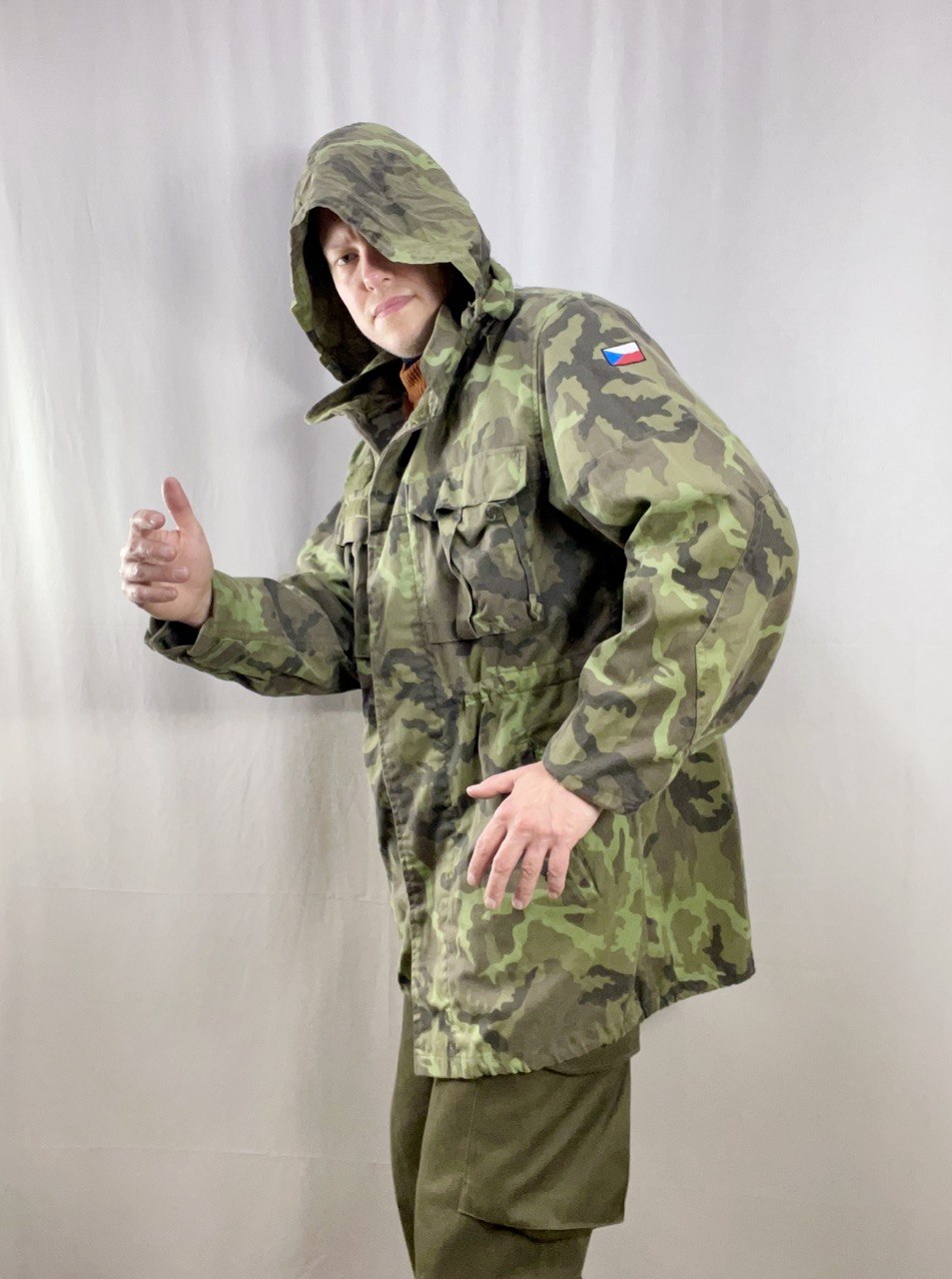 Tsekkiarmeijan Vz95 parka, napeilla, ylijäämä