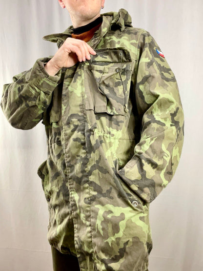 Tsekkiarmeijan Vz95 parka, napeilla, ylijäämä