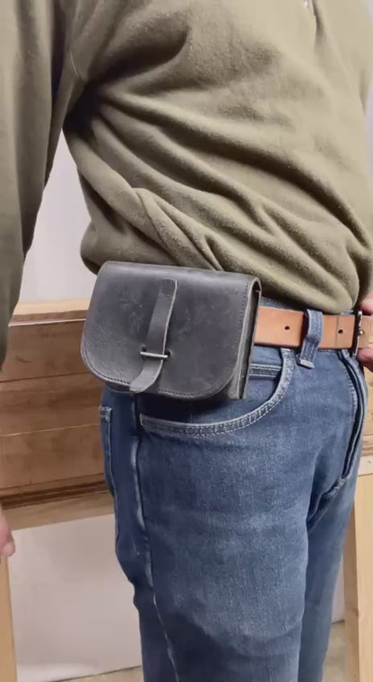 Italian armeijan nahkainen vyötasku, komia, ylijäämä